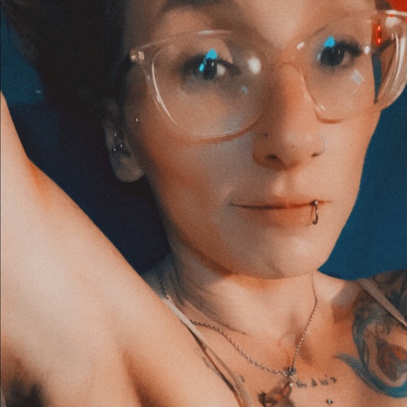 Meet your Posher, Kerstyn! โฃ - Picture 8 of 17